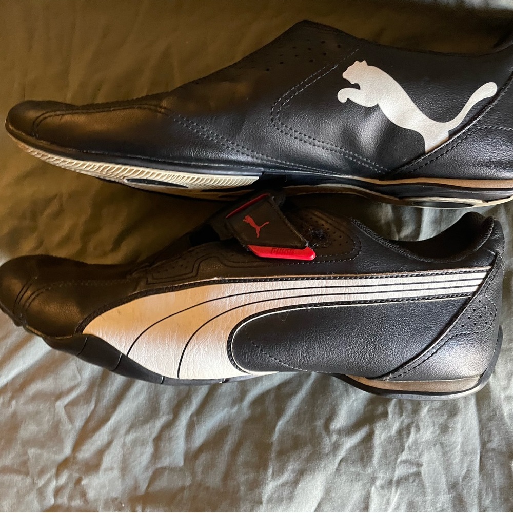 Puma Men's Black and White Sneakers